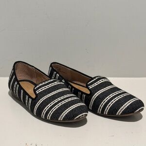 KELLY & KATIE “Peyton” Black & Cream Canvas Loafers US Size 7